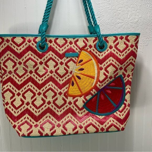 VERA BRADLEY Beach Tote - Picture 2 of 5